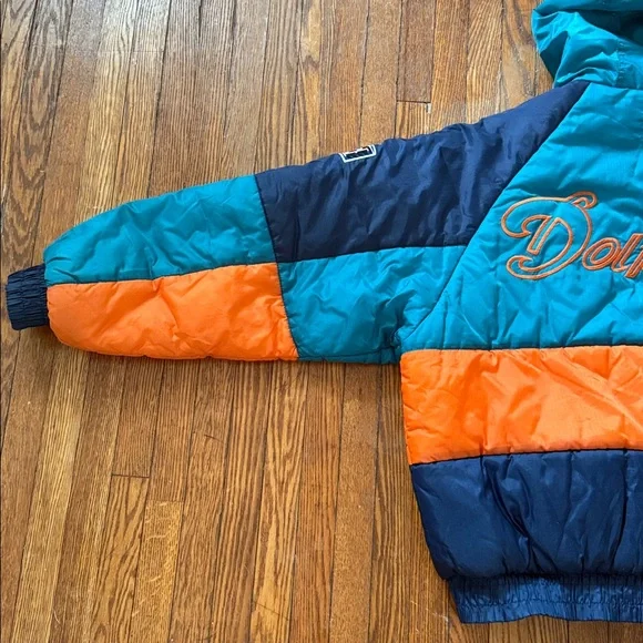 90’s Pro Player Miami Dolphins Vintage Puffer Jacket - Picture 14 of 16